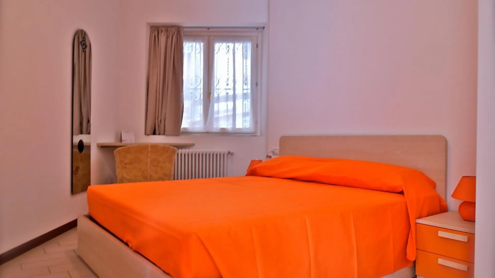 *** Apart Otel Locanda Posta Argegno İtalya